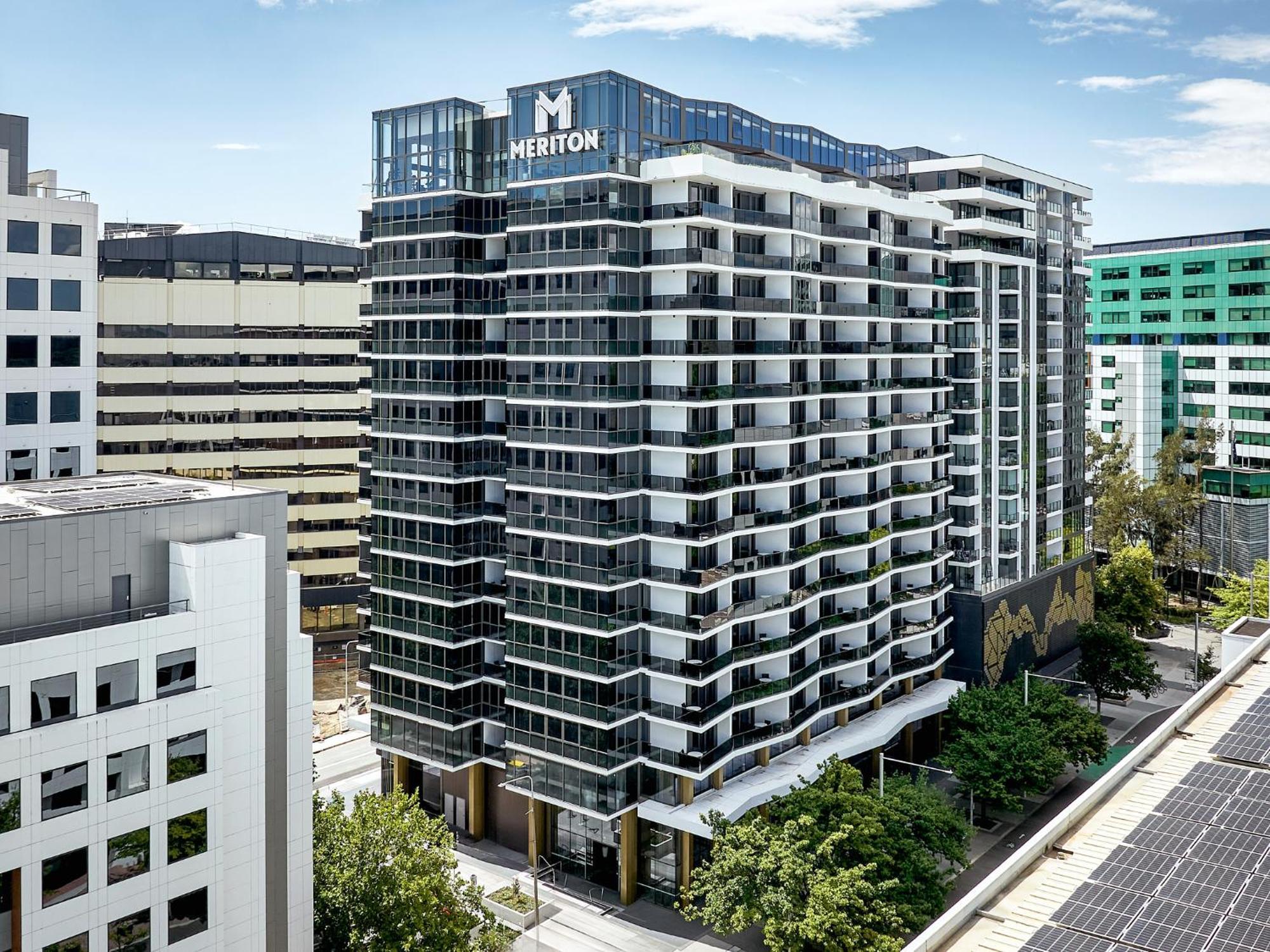 Meriton Suites แคนเบอร์รา ภายนอก รูปภาพ Meriton Apartments