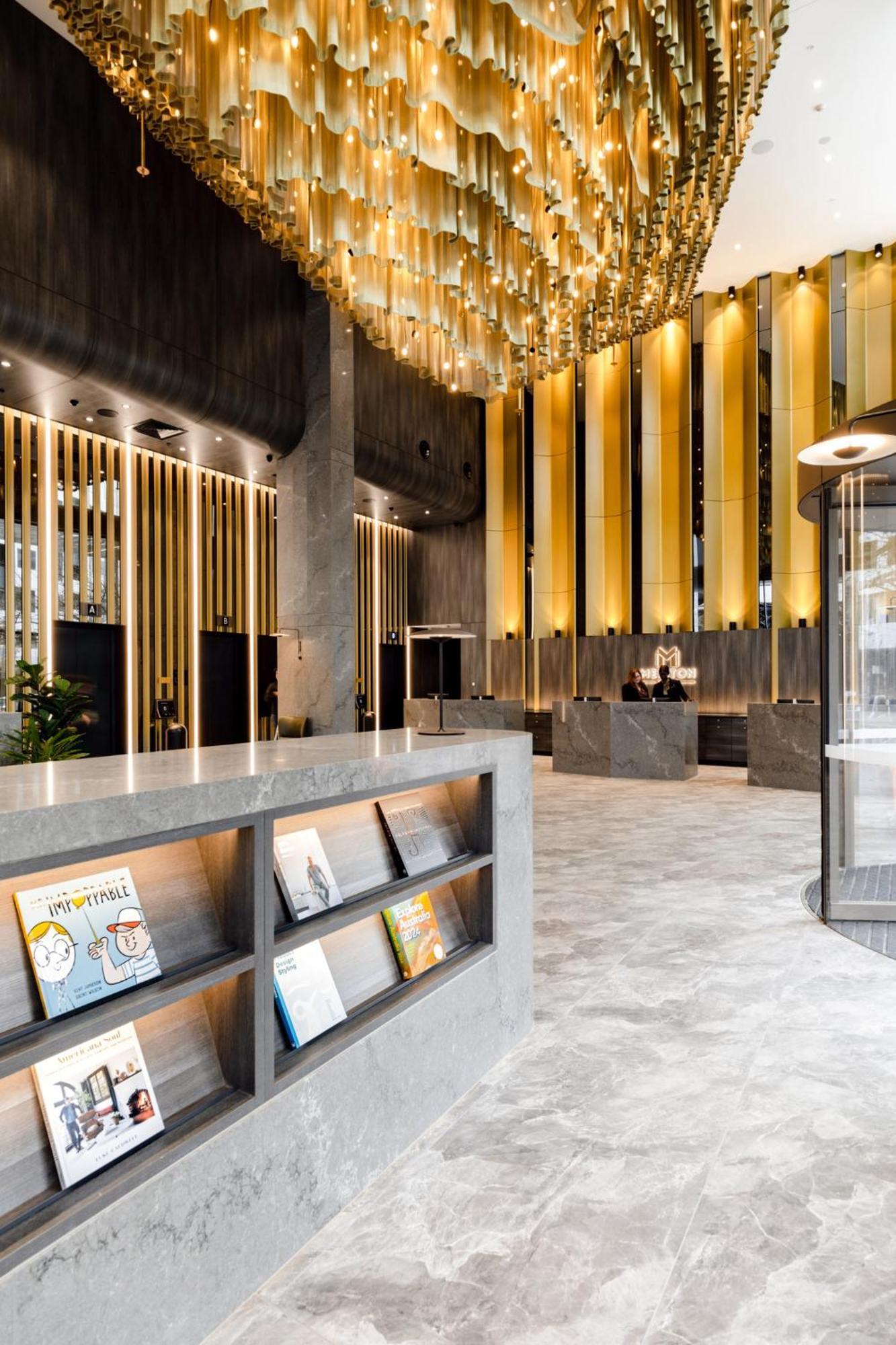 Meriton Suites แคนเบอร์รา ภายนอก รูปภาพ The lobby of the hotel