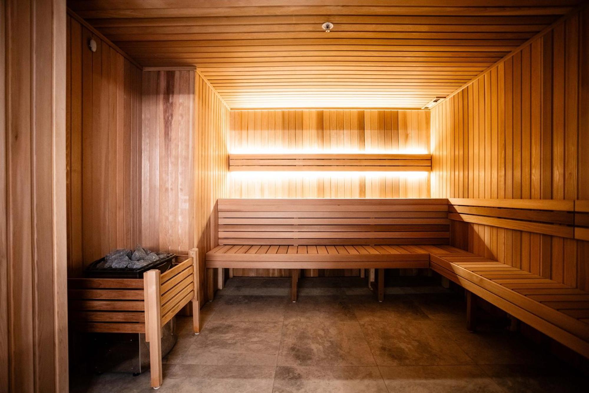 Meriton Suites แคนเบอร์รา ภายนอก รูปภาพ A sauna