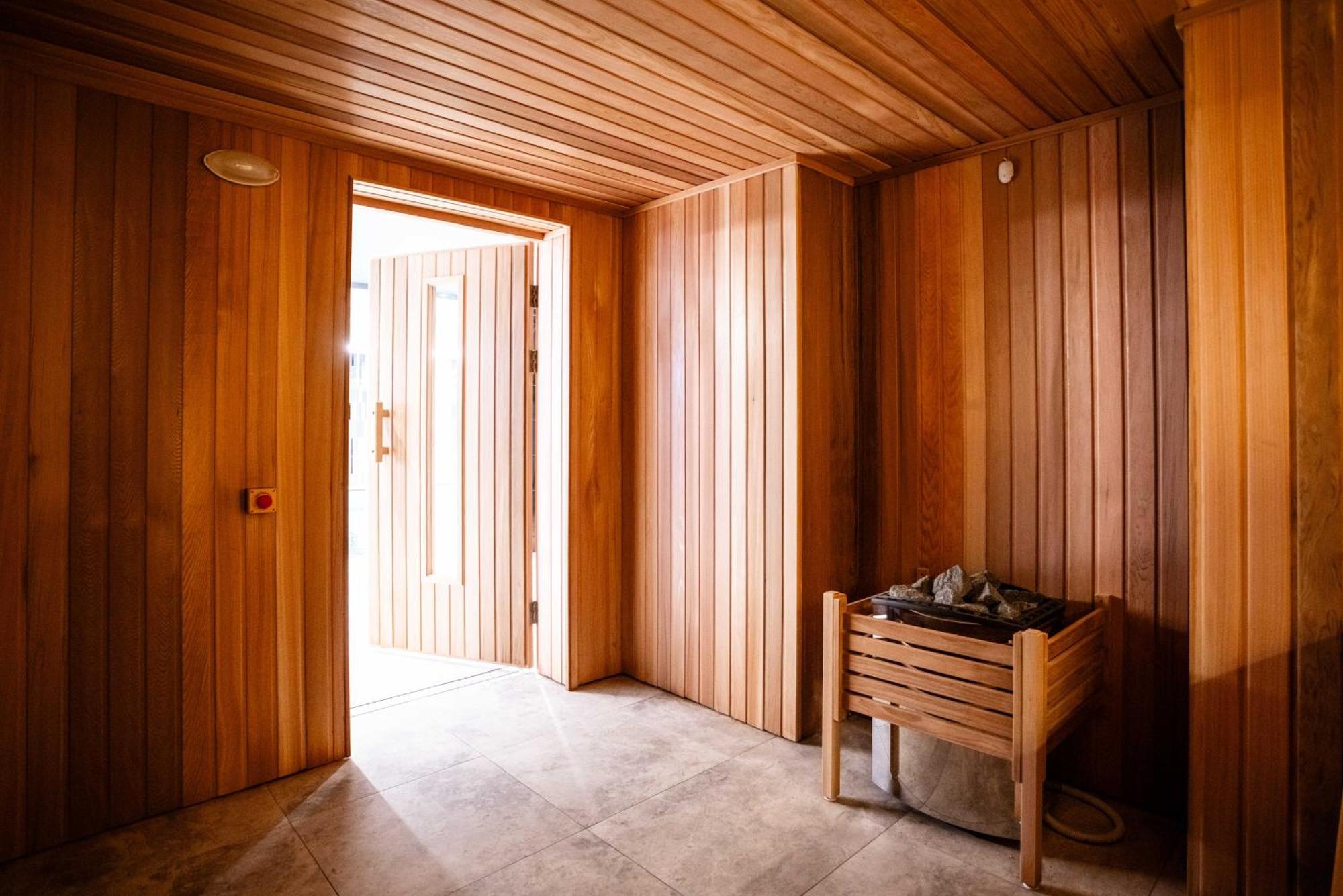Meriton Suites แคนเบอร์รา ภายนอก รูปภาพ A Finnish sauna