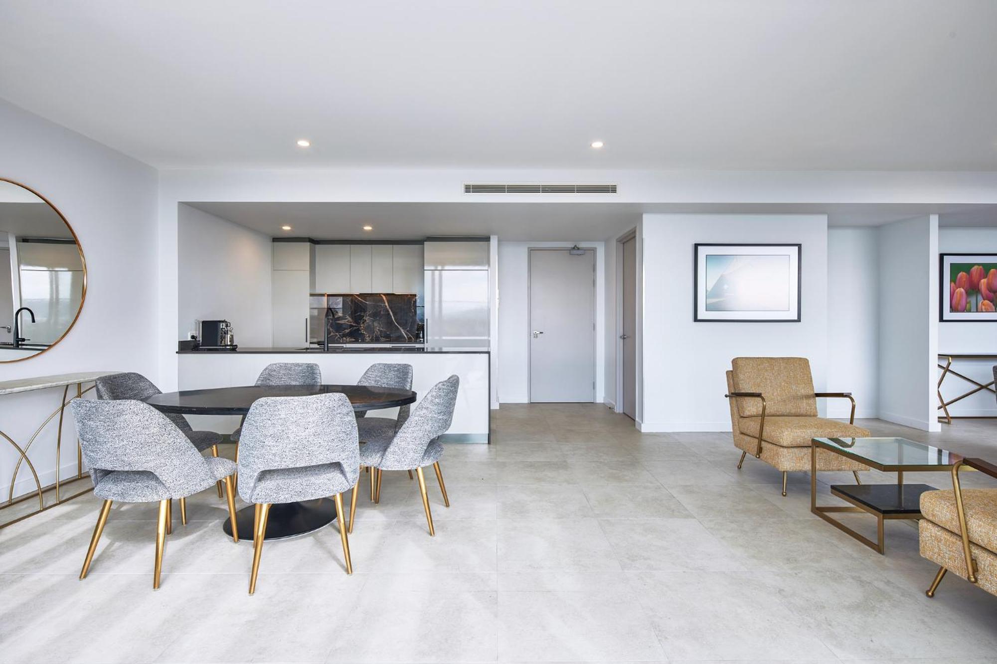 Meriton Suites แคนเบอร์รา ภายนอก รูปภาพ A typical apartment interior