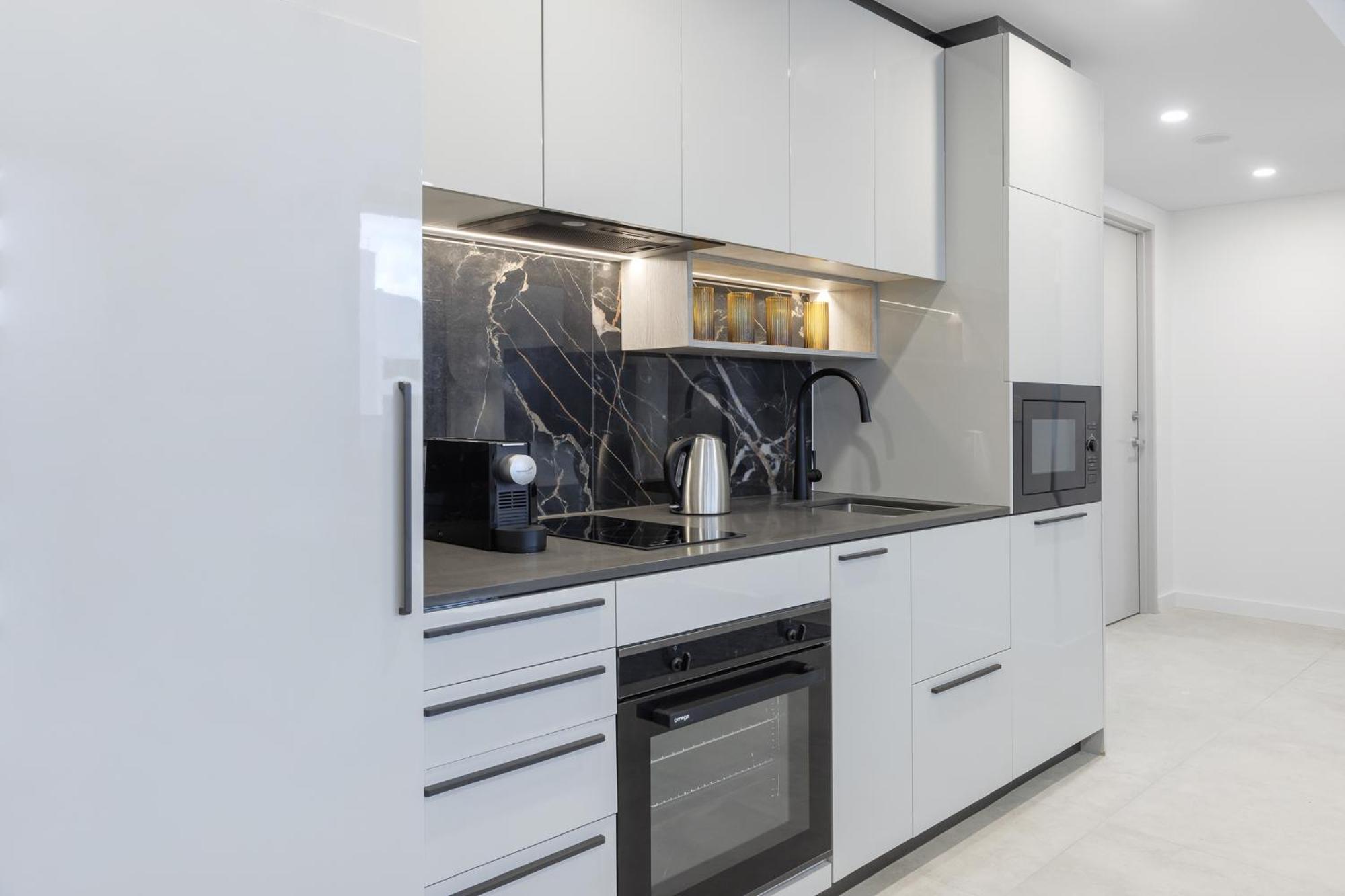 Meriton Suites แคนเบอร์รา ภายนอก รูปภาพ A modern kitchen