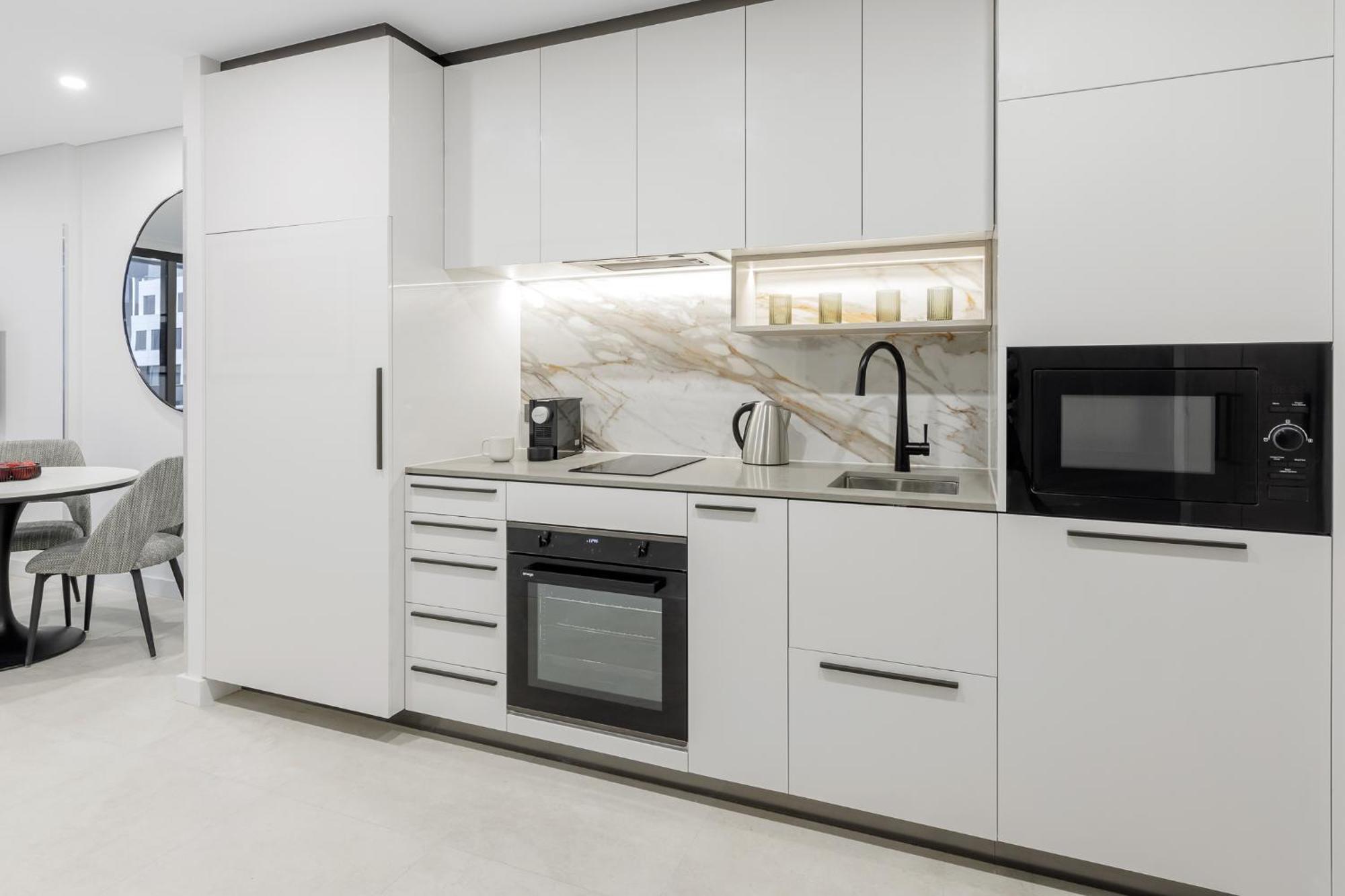 Meriton Suites แคนเบอร์รา ภายนอก รูปภาพ A modern kitchen