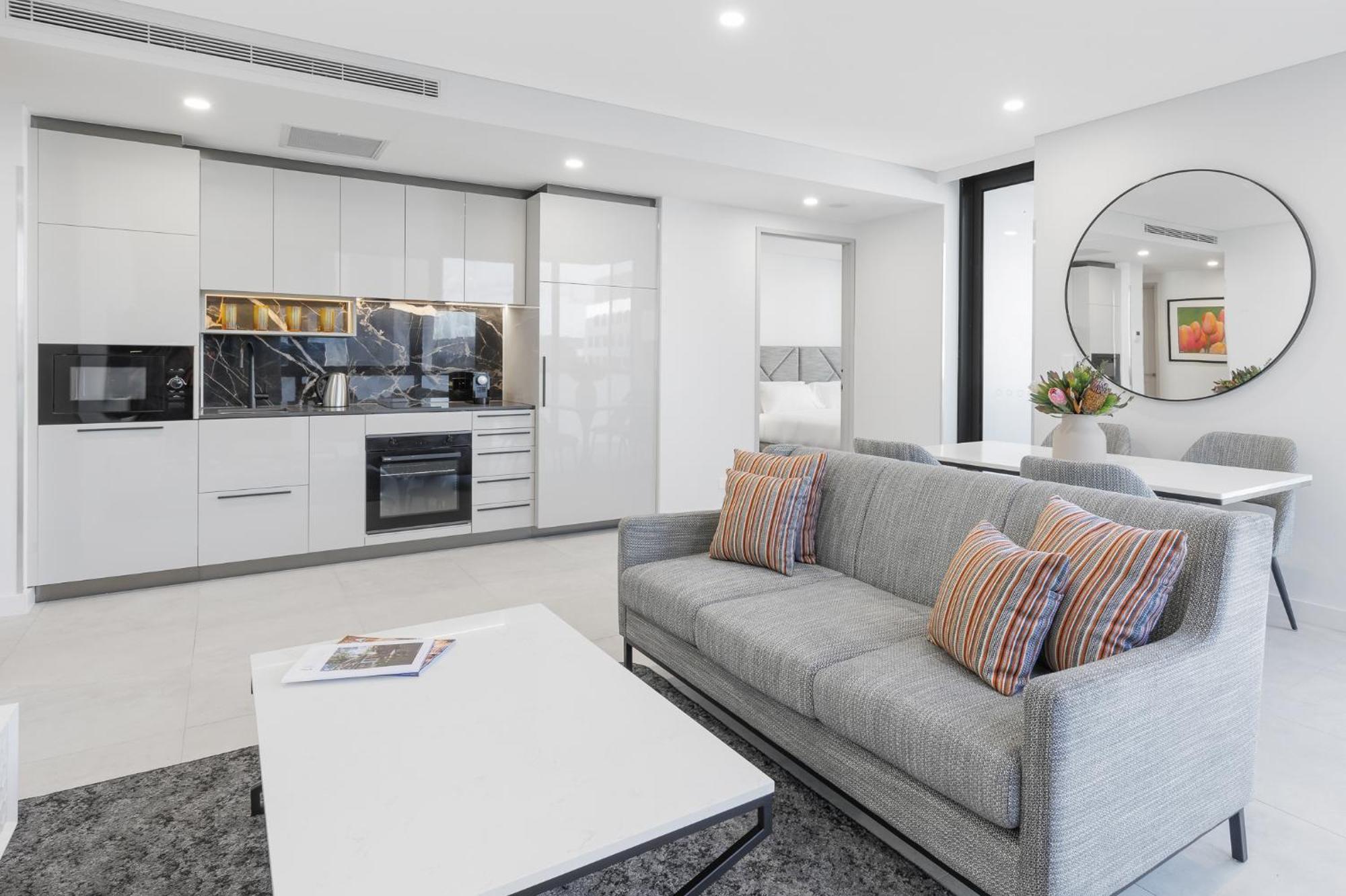 Meriton Suites แคนเบอร์รา ภายนอก รูปภาพ A typical apartment interior