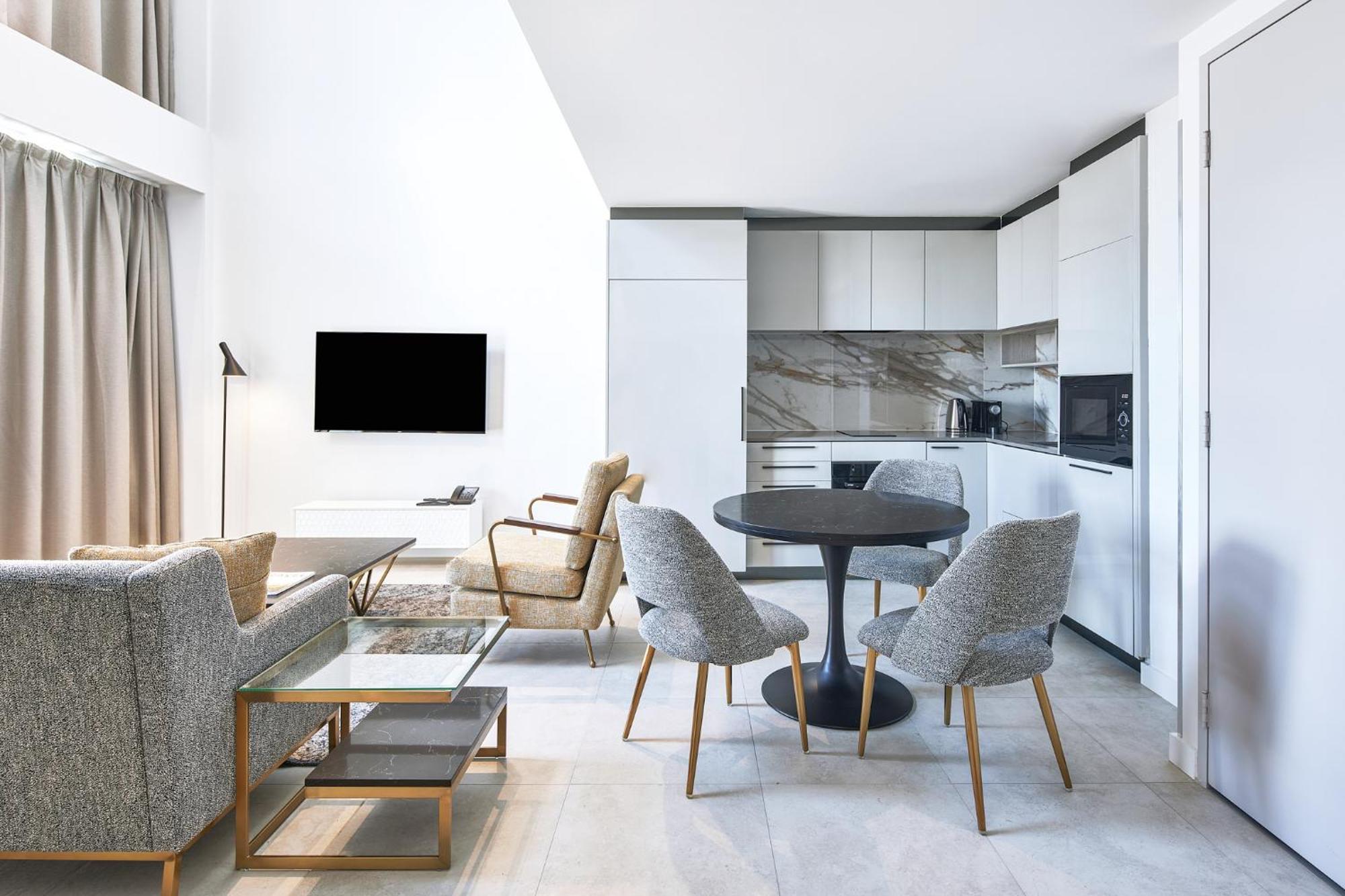Meriton Suites แคนเบอร์รา ภายนอก รูปภาพ A typical apartment at The Collective Old Oak